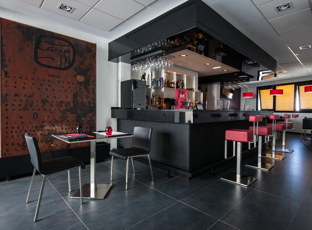 Hotel Loob Madrid (Adults Only) Torrejón de Ardoz Exteriör bild